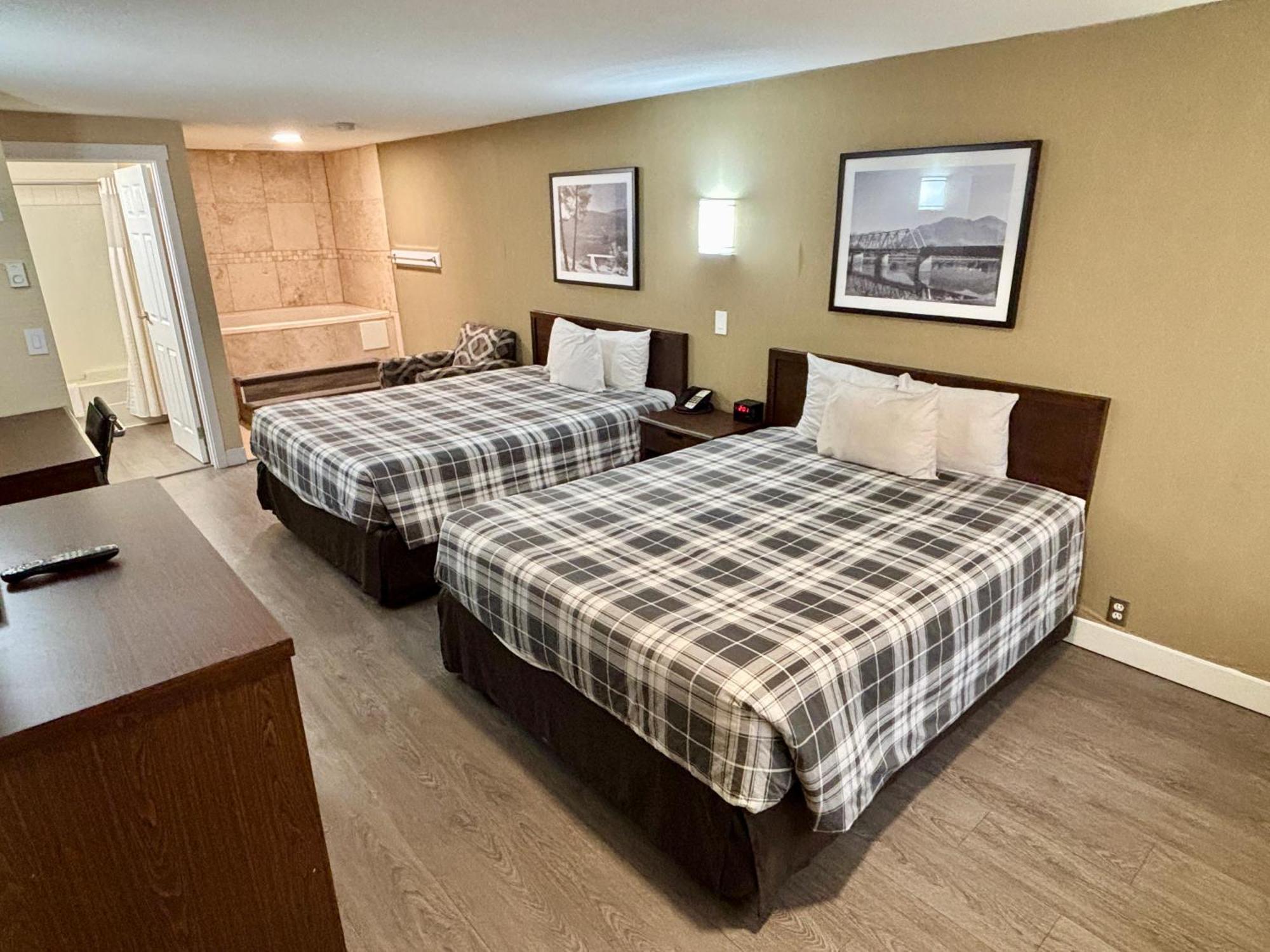 Rodeway Inn & Suites Kamloops Kültér fotó