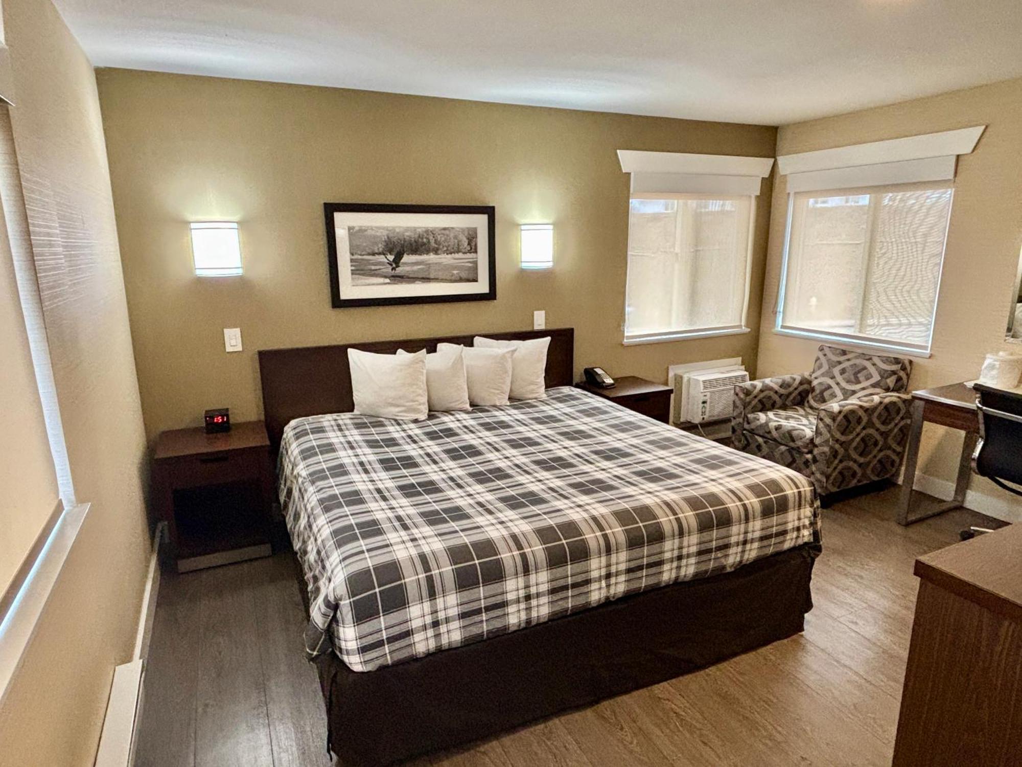 Rodeway Inn & Suites Kamloops Kültér fotó