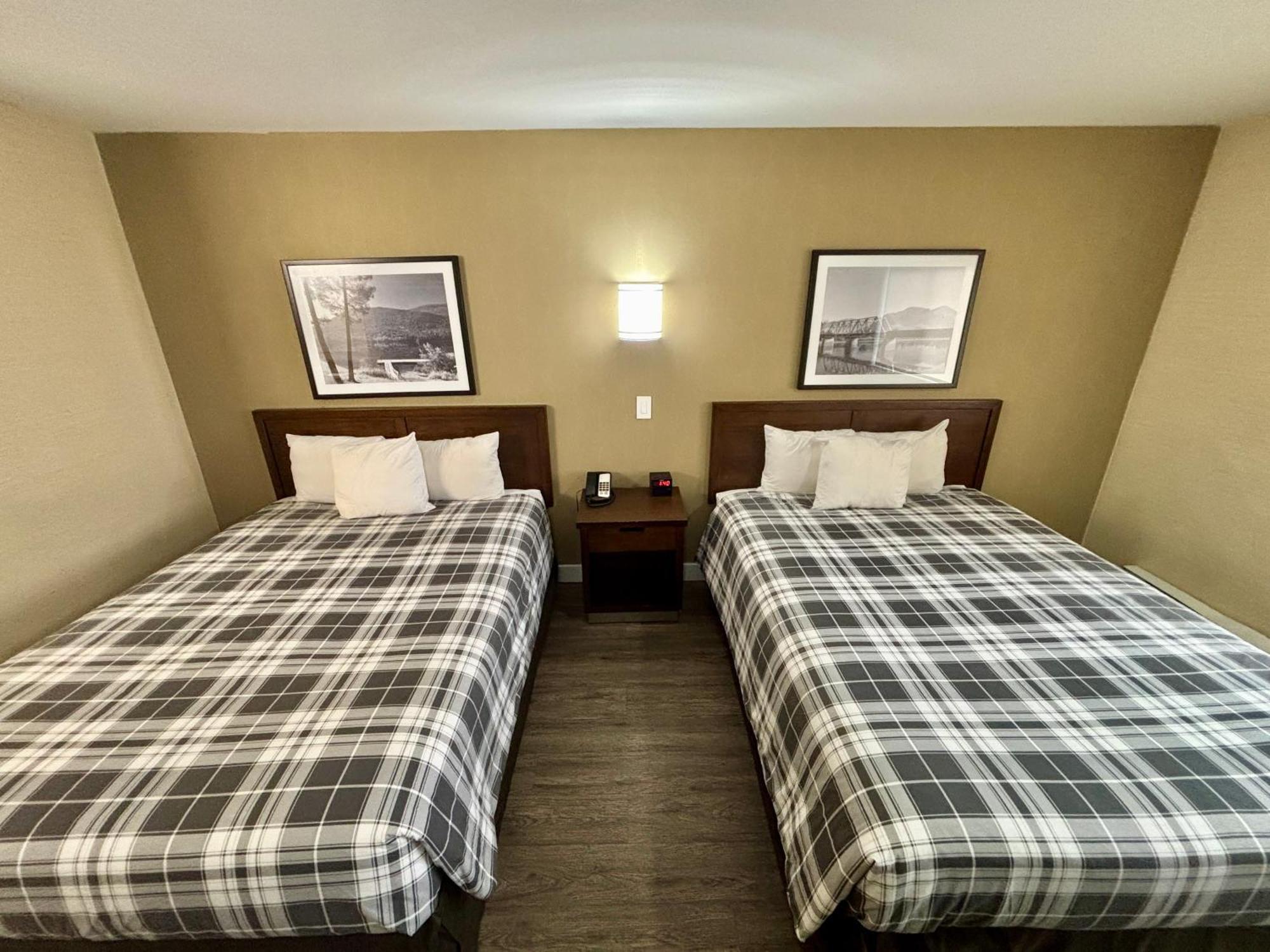 Rodeway Inn & Suites Kamloops Kültér fotó