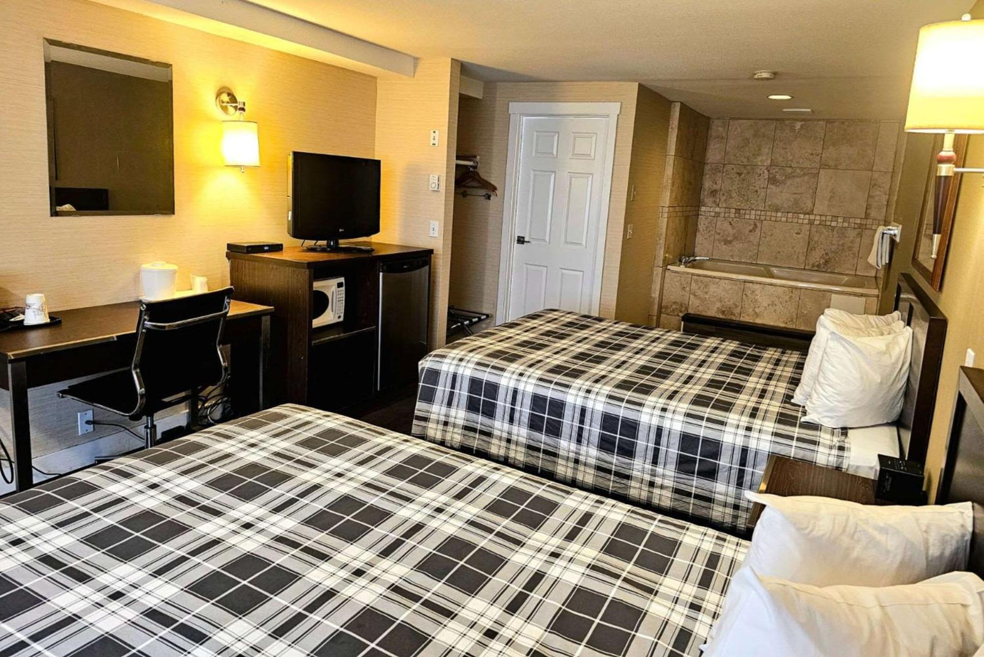 Rodeway Inn & Suites Kamloops Kültér fotó