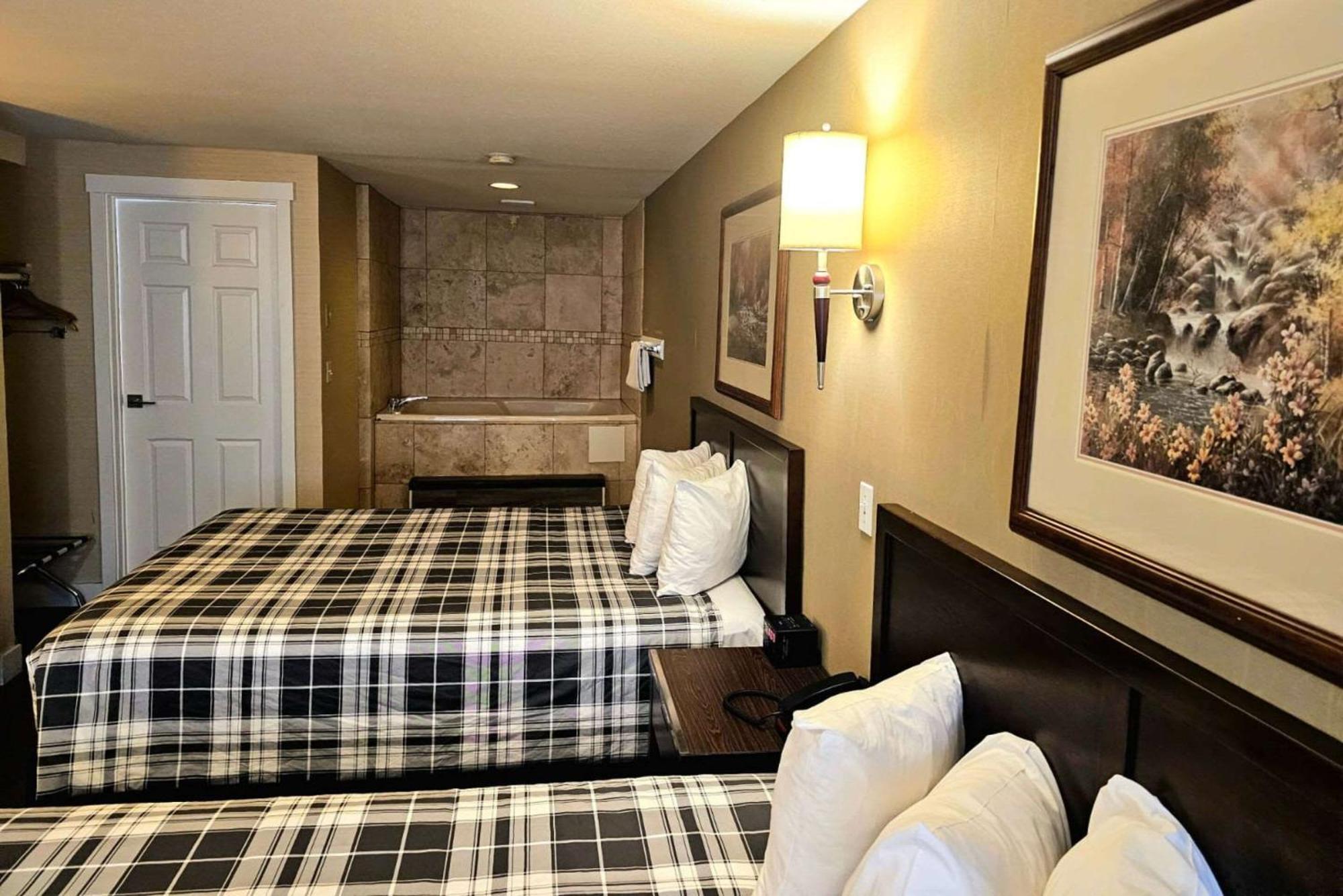 Rodeway Inn & Suites Kamloops Kültér fotó