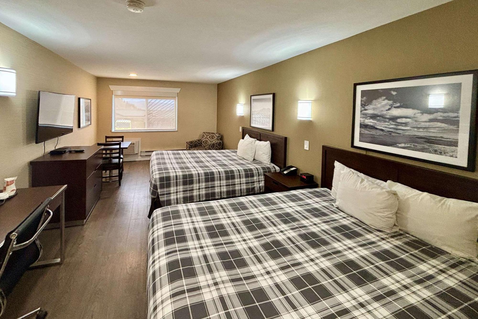 Rodeway Inn & Suites Kamloops Kültér fotó
