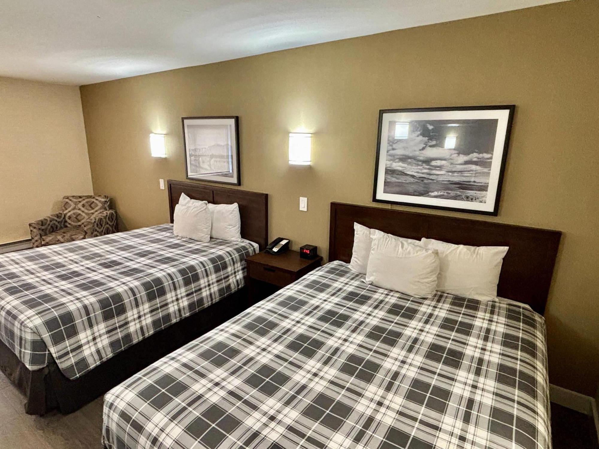 Rodeway Inn & Suites Kamloops Kültér fotó